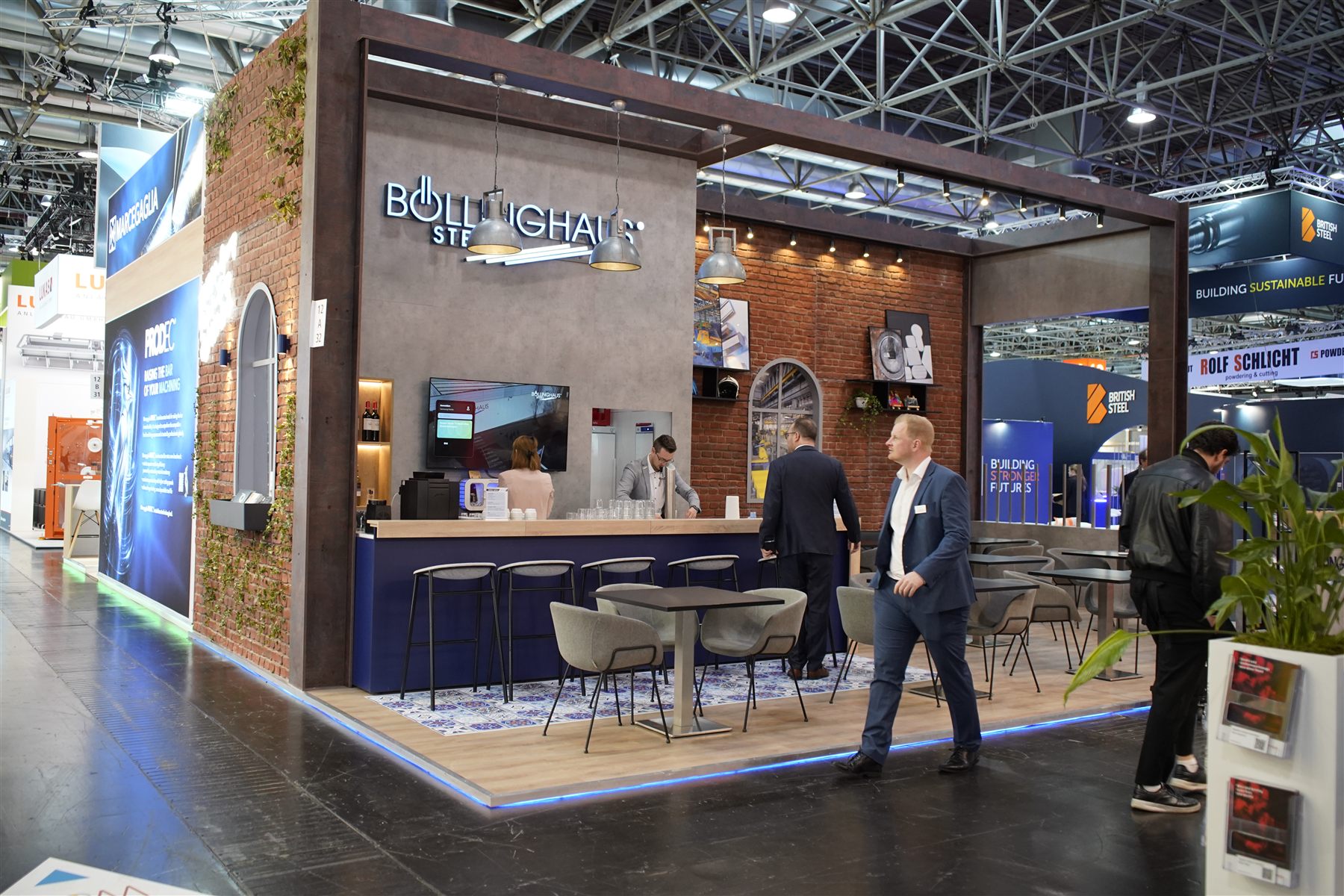 Preisgekrönter Messestand für Böllinghaus Steel auf der Tube & Wire Düsseldorf, Backsteinoptik im Feels like Home Konzept